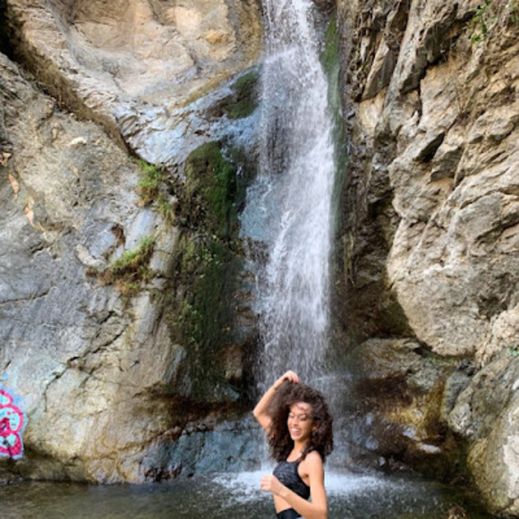 Meet your Posher, Monique - Picture 1 of 1